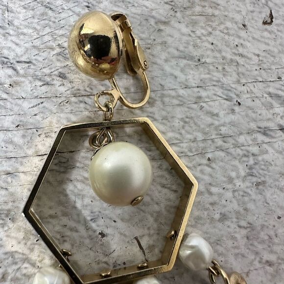 Vintage 80s Faux Pearl Coin Heart Charm Earrings Clip On - Picture 3 of 6